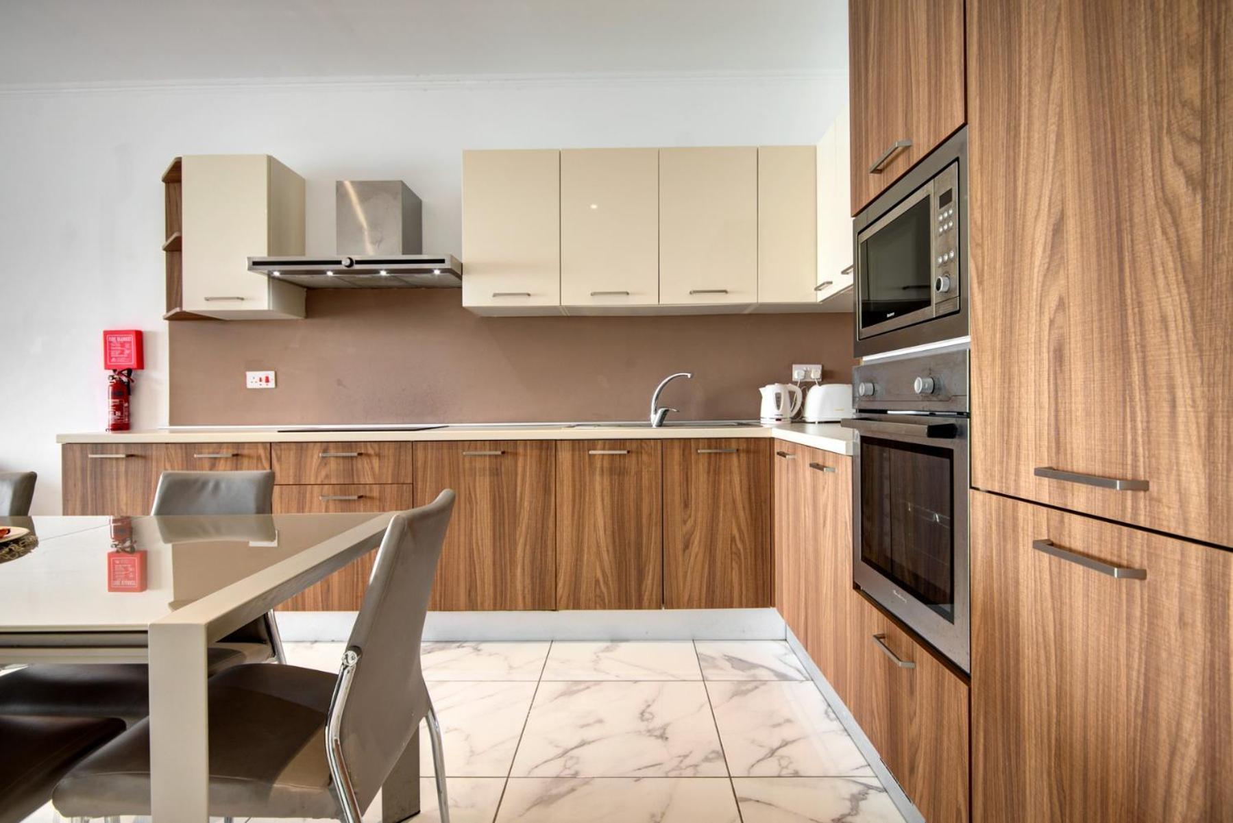 Malta's Beachfront In Apartment *