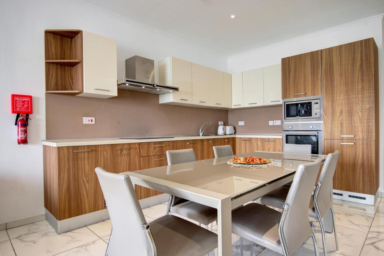 Malta's Beachfront In Apartment Mellieha