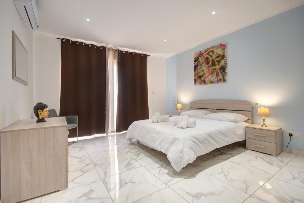 Malta's Beachfront In Apartment Mellieha