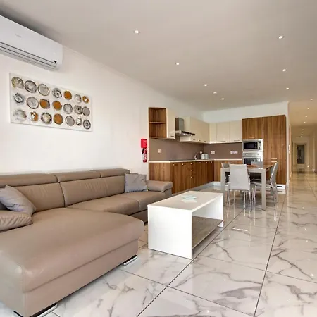 Malta'S Beachfront Apartment In Mellieha Exterior photo