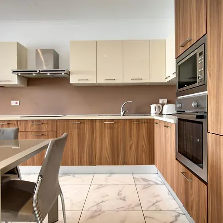 Malta'S Beachfront Apartment In Mellieha Exterior photo